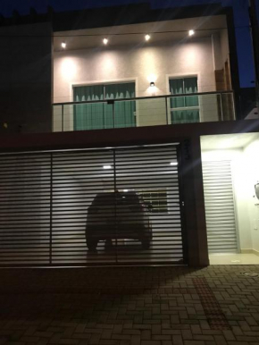 Sobrado casa de alto padrão, climatizado, com piscina e área de festas - para o Show Rural 2025